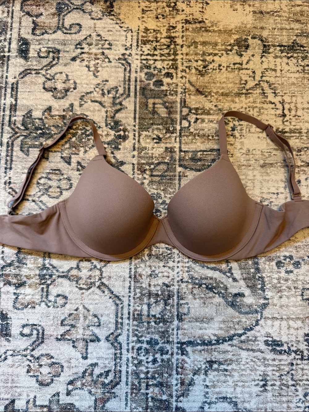 SKIMS Smooth Molded Bra in Brown Taupe